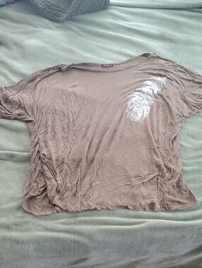 ruby moon Taupe Short Sleeve Top with Silver Sequin Feather